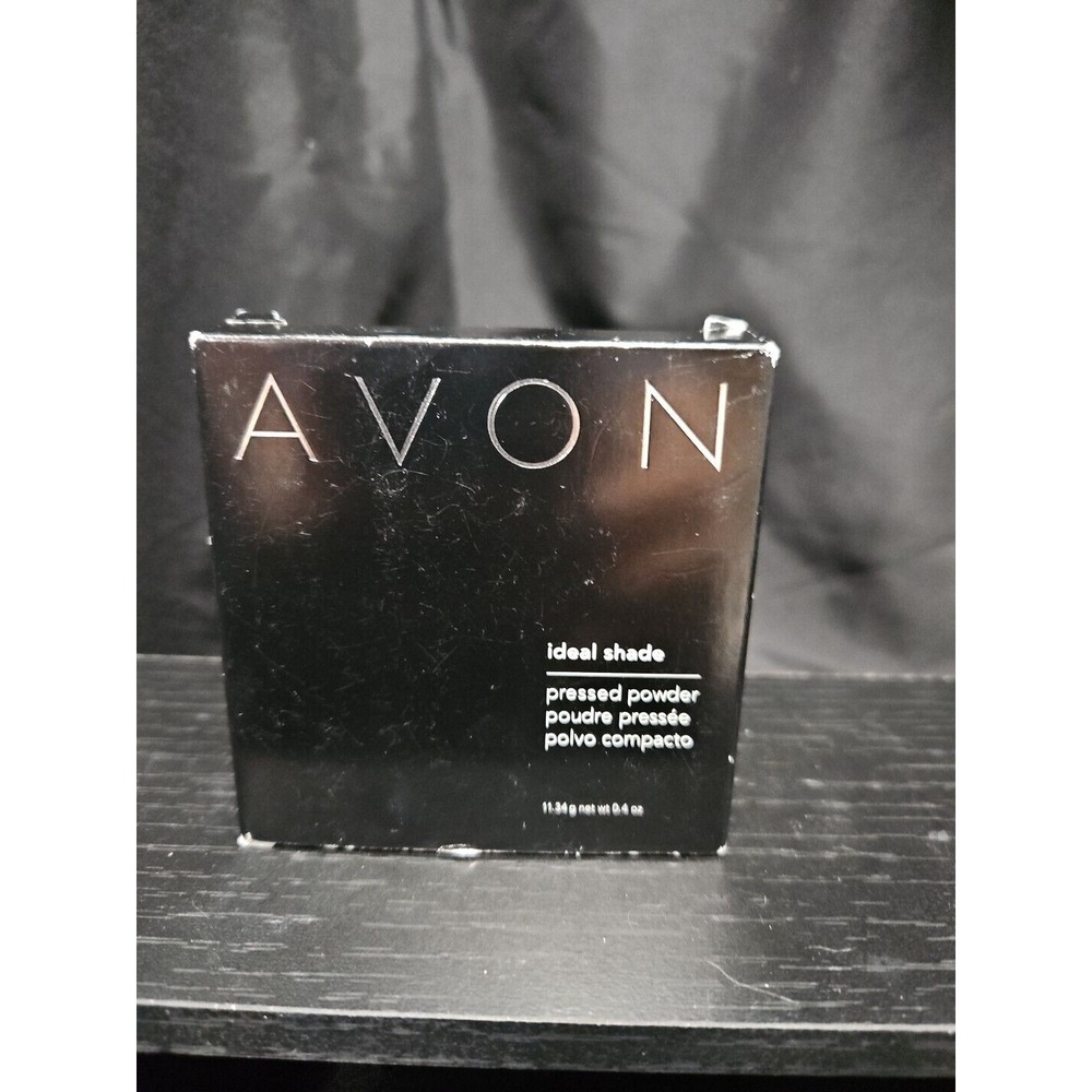 AVON Ideal shade Pressed face POWDER - Light‎ P05